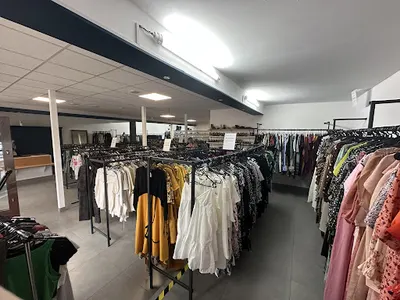 🌀 Topszafa - Outlet odzieży Second Hand Włocławek - Lumpeks 🌀